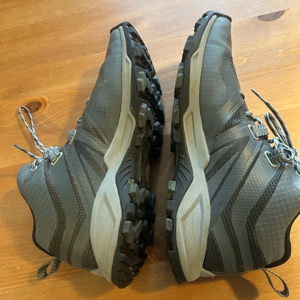 Merrell Gore-Tex Invisible Fit Men's Black and Gray Athletic Shoes 9 - Picture 9 of 11